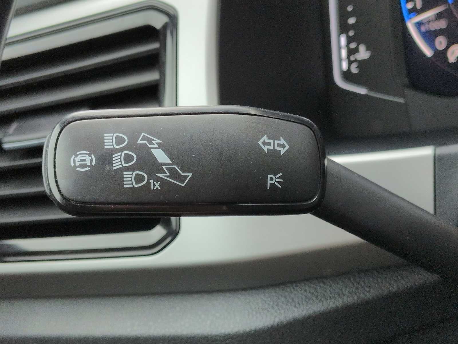 2021 Volkswagen Atlas Cross Sport 3.6L V6 SEL Premium R-Line