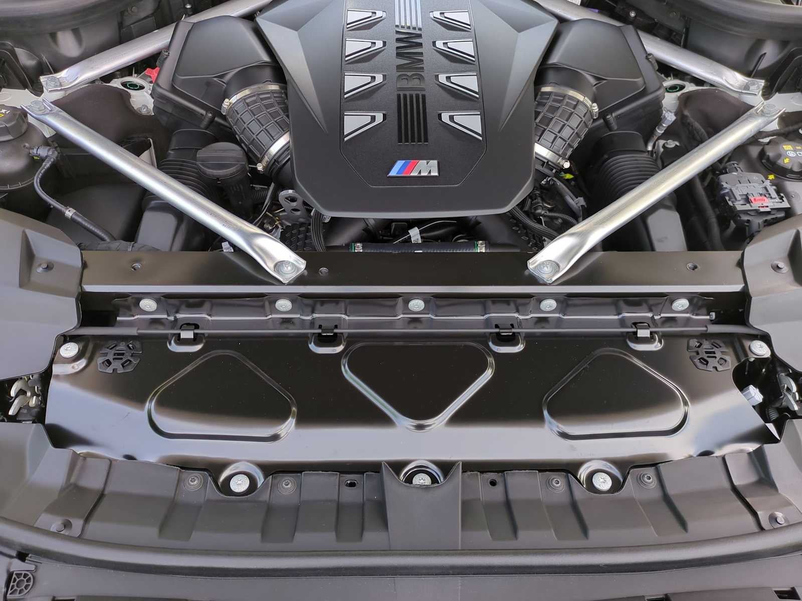 2026 BMW X7 M60i M60i