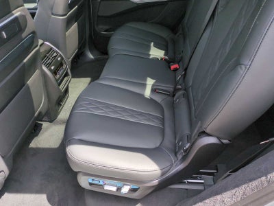 2026 BMW X7 M60i M60i