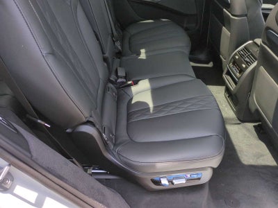 2026 BMW X7 M60i M60i