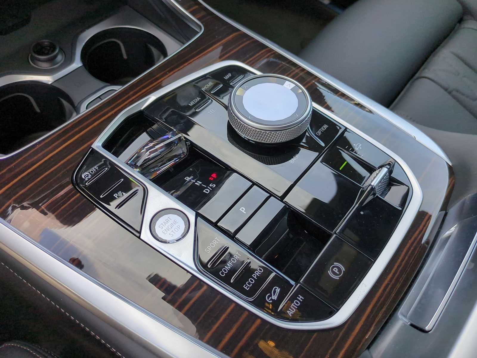 2026 BMW X7 M60i M60i