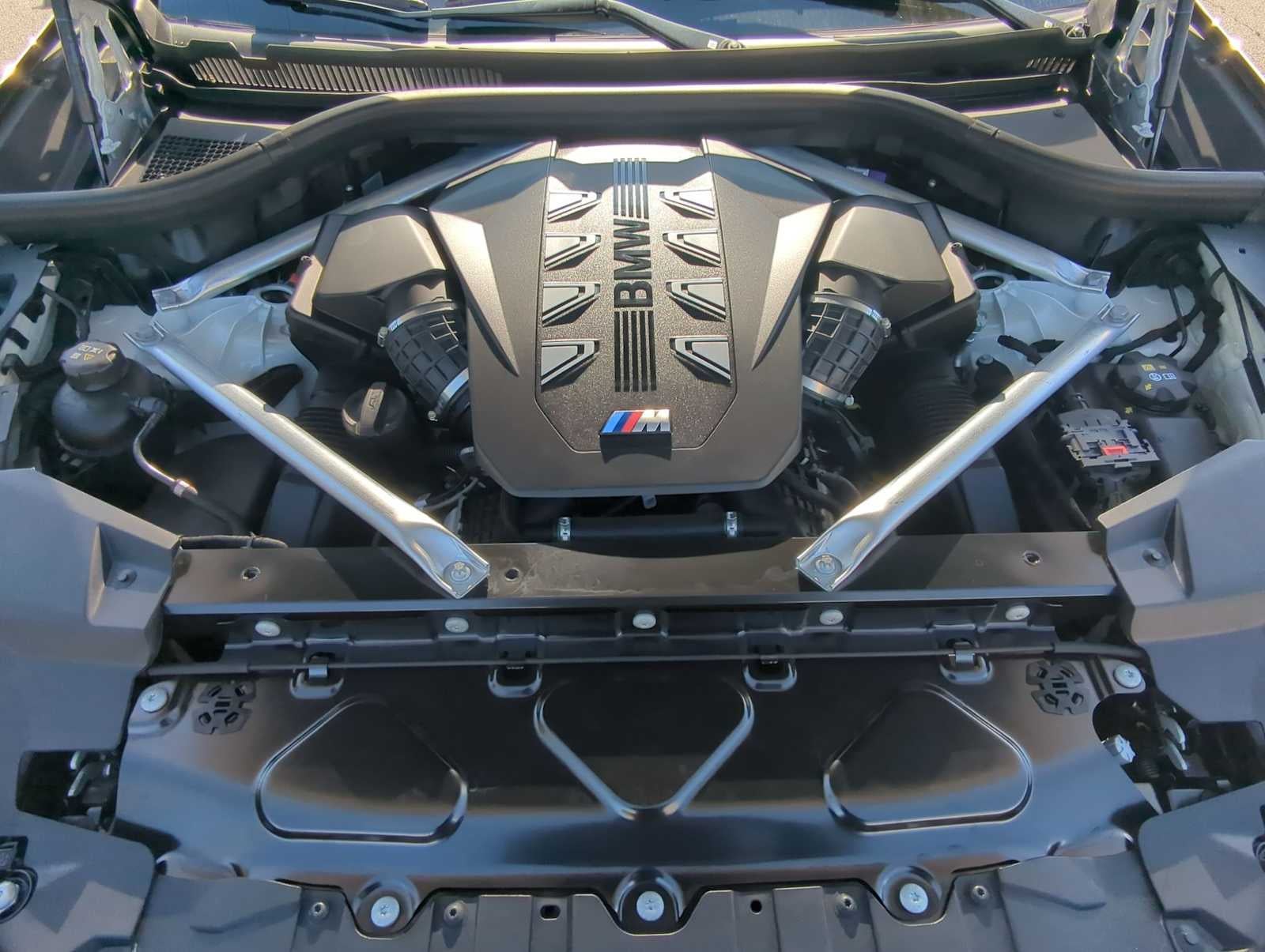 2025 BMW X5 M60i M60i