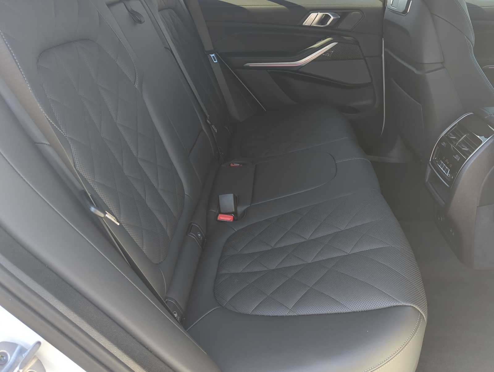 2025 BMW X5 M60i M60i