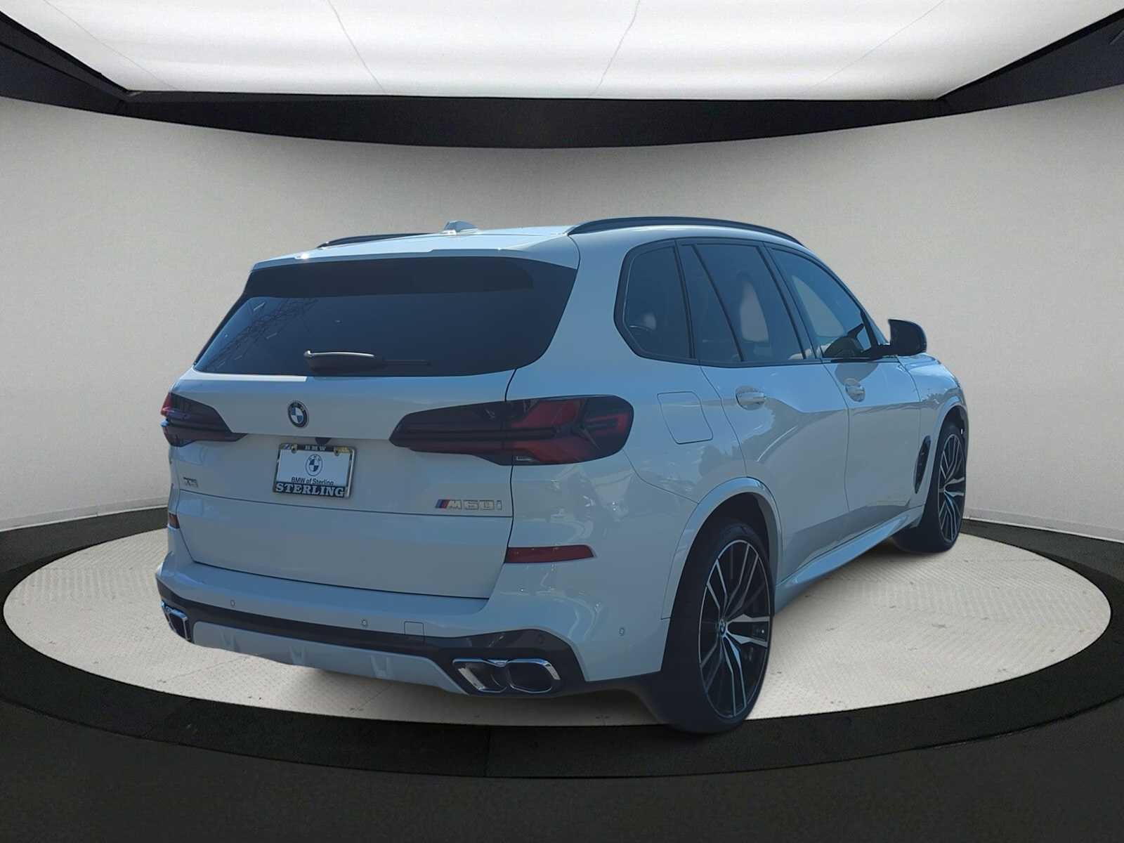 2025 BMW X5 M60i M60i