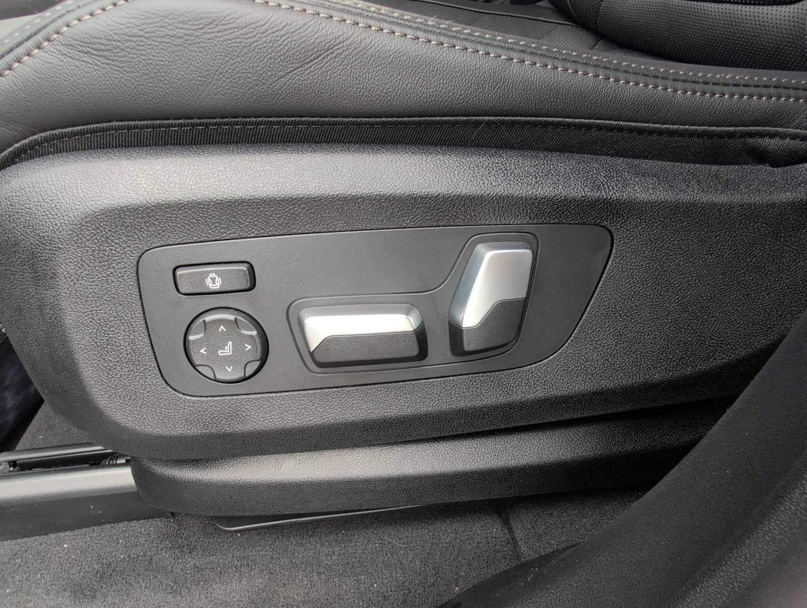 2026 BMW X5 xDrive50e xDrive50e