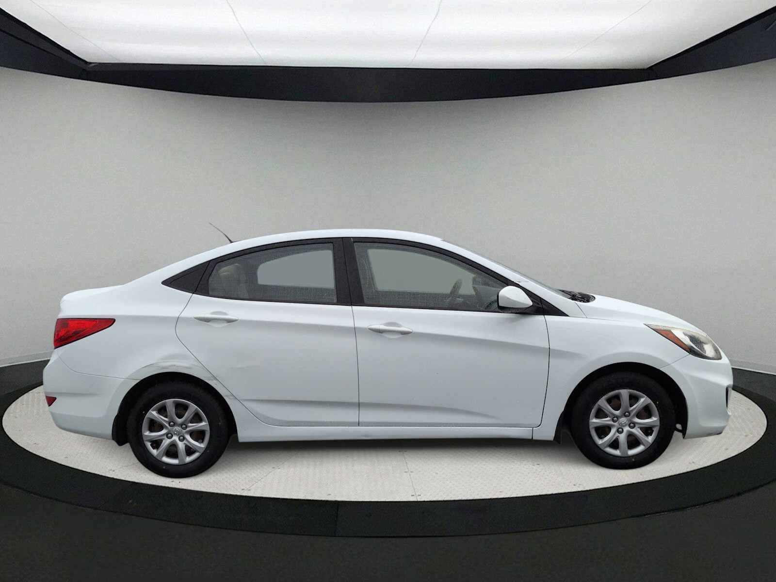 2013 Hyundai Accent GLS
