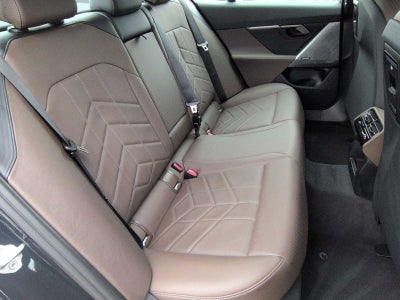 2025 BMW i5 xDrive40