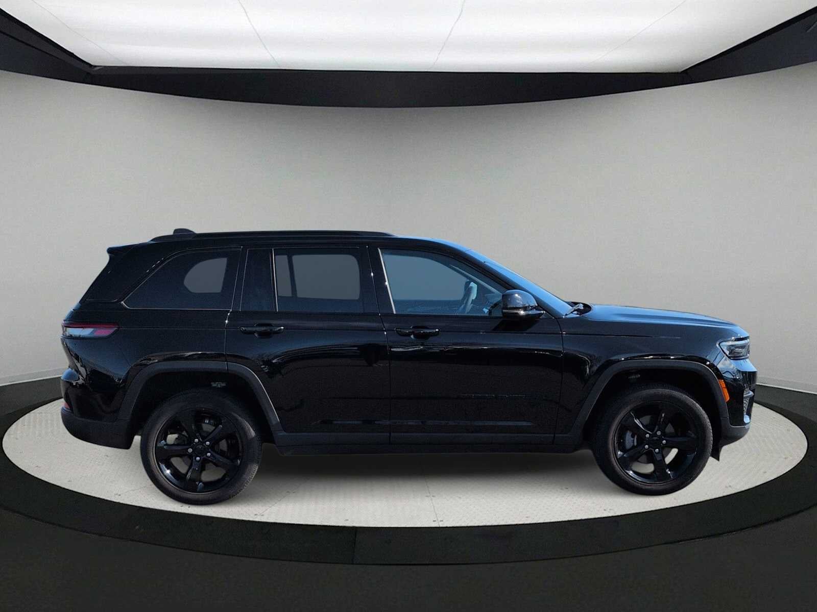 2023 Jeep Grand Cherokee Altitude