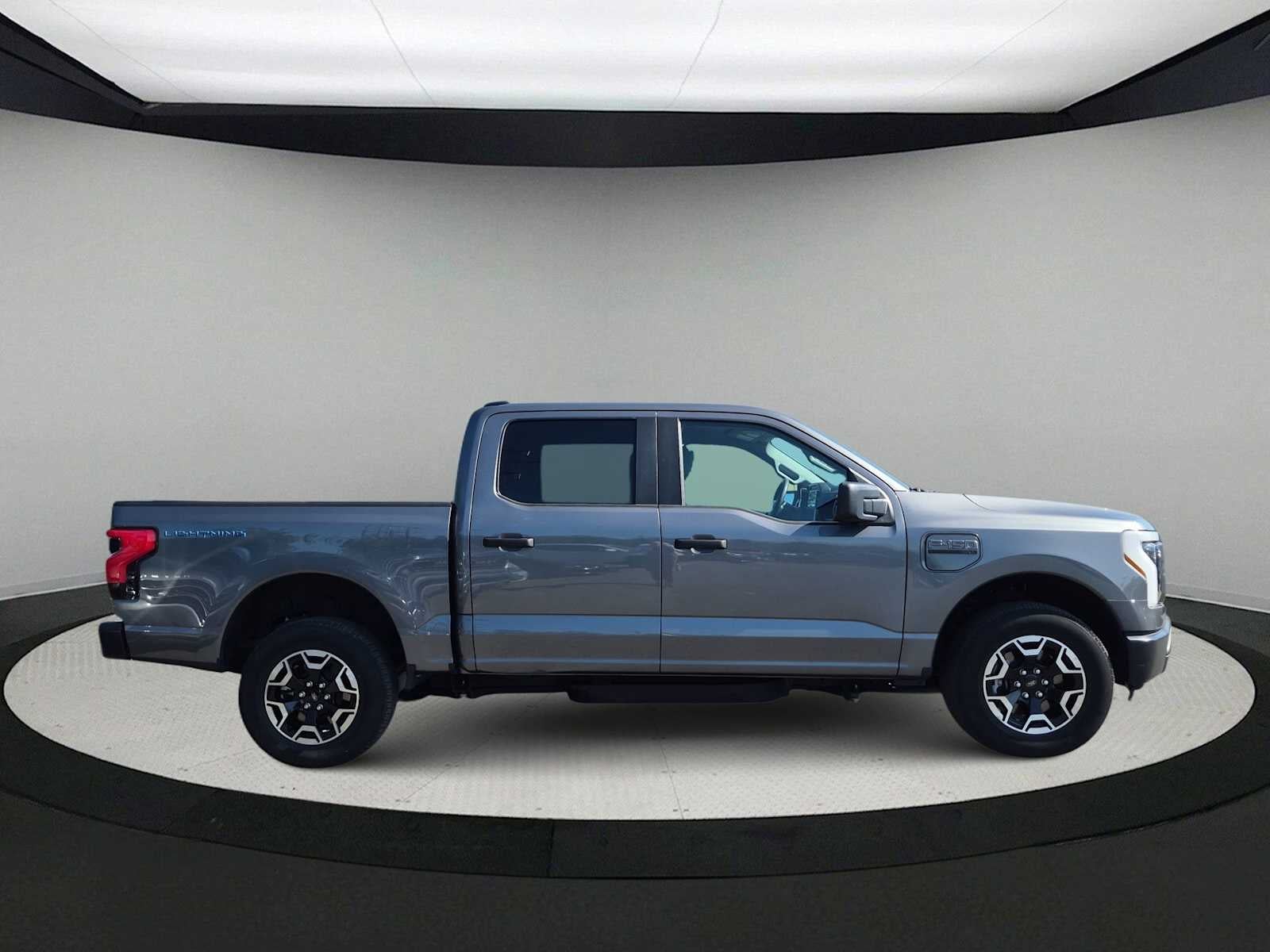 2023 Ford F-150 Lightning Pro