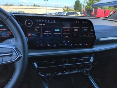 2025 Chevrolet Traverse AWD LT