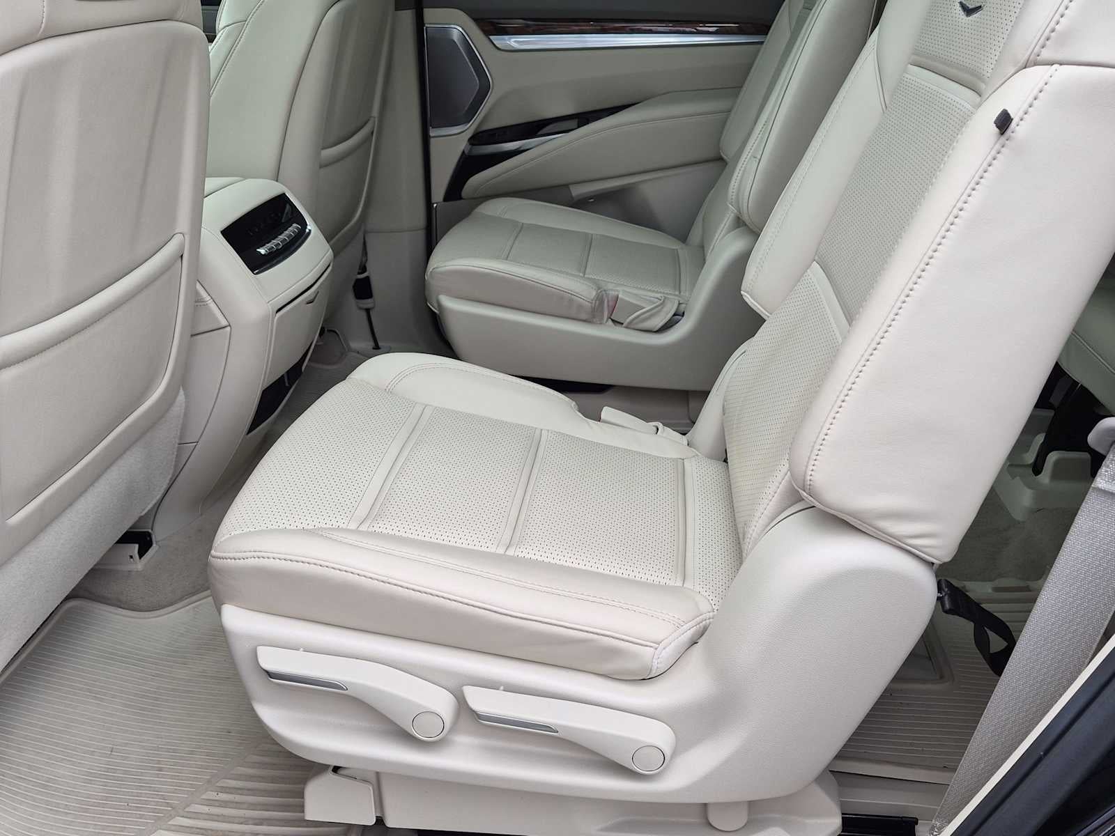 2025 Cadillac Escalade 4WD Sport Platinum