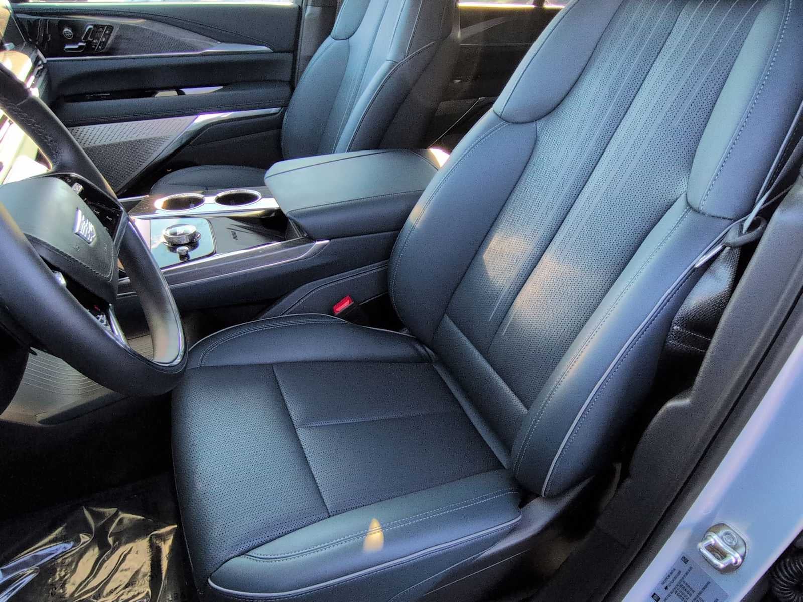 2025 Cadillac ESCALADE IQ Luxury 2