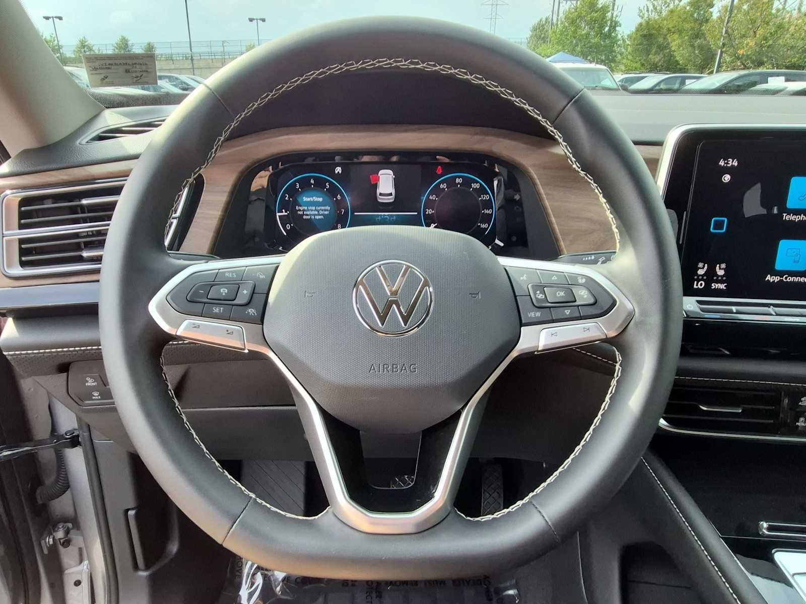 2024 Volkswagen Atlas 2.0T SE w/Technology