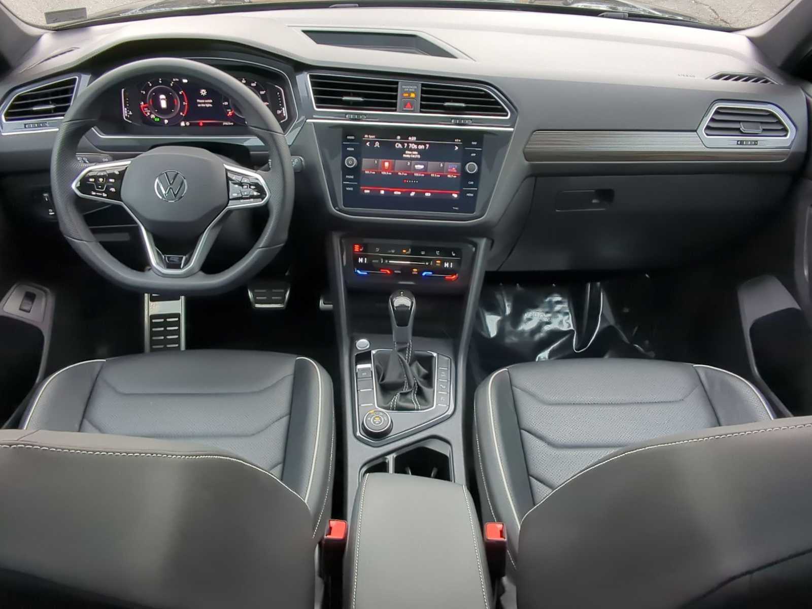 2024 Volkswagen Tiguan SEL R-Line