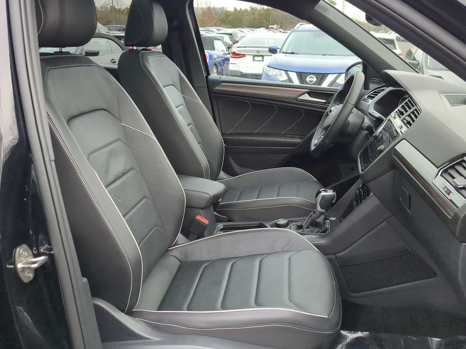 2024 Volkswagen Tiguan SEL R-Line