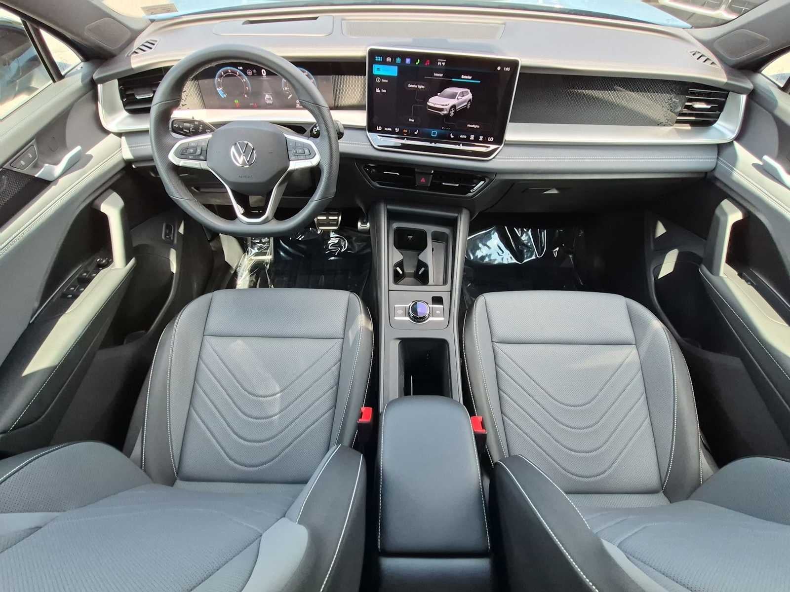 2025 Volkswagen Tiguan SE R-Line Black