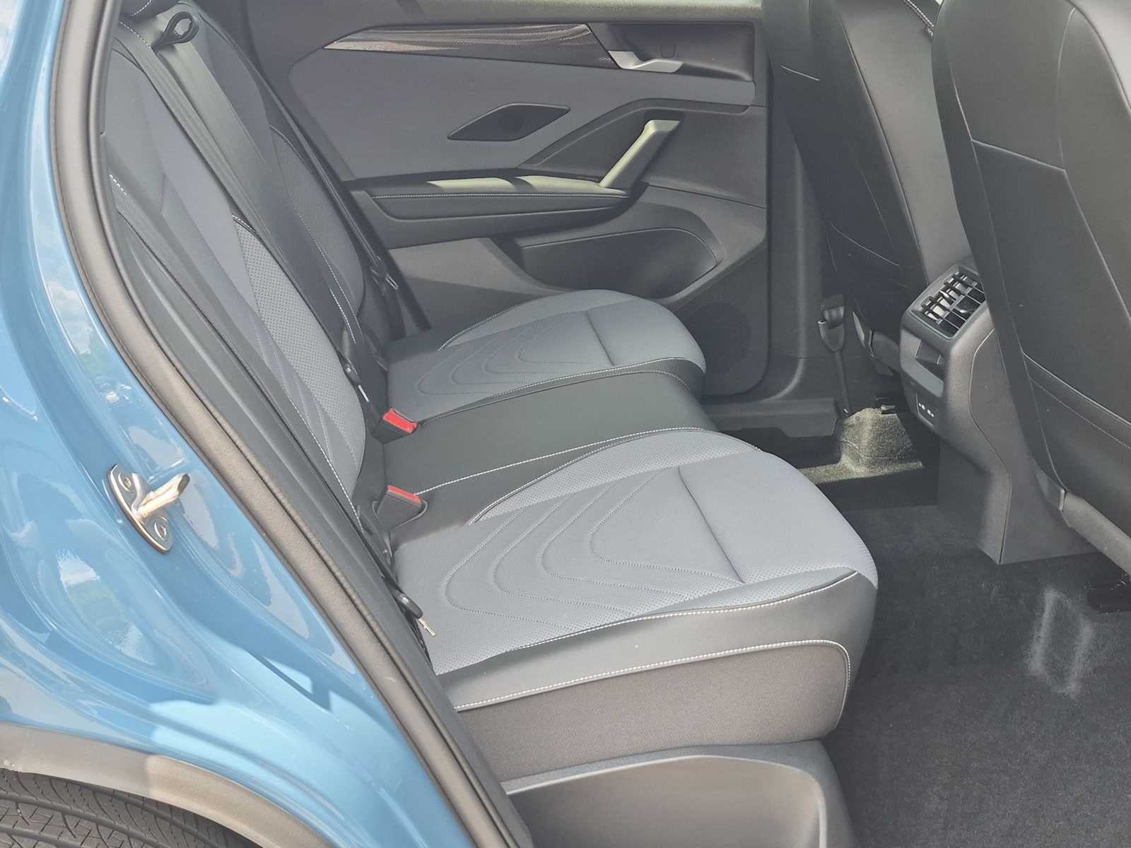 2025 Volkswagen Tiguan SE R-Line Black