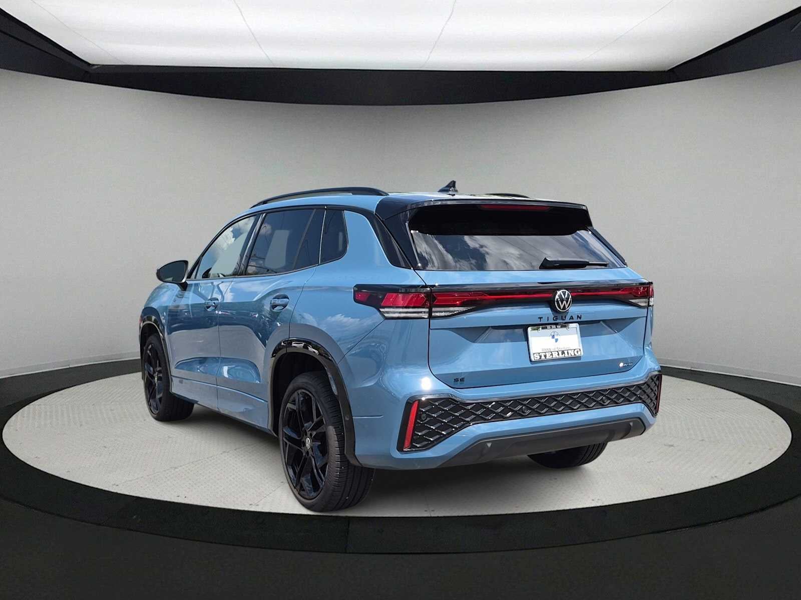 2025 Volkswagen Tiguan SE R-Line Black