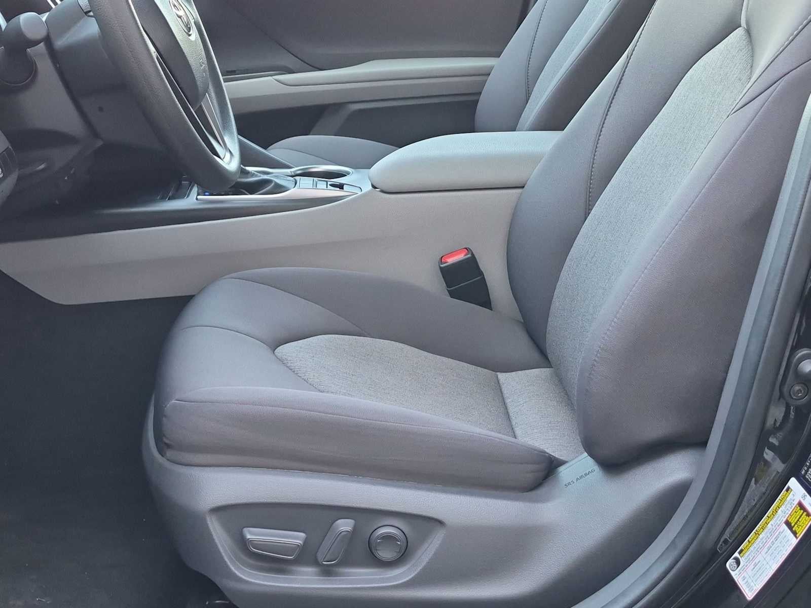 2021 Toyota Camry Hybrid LE