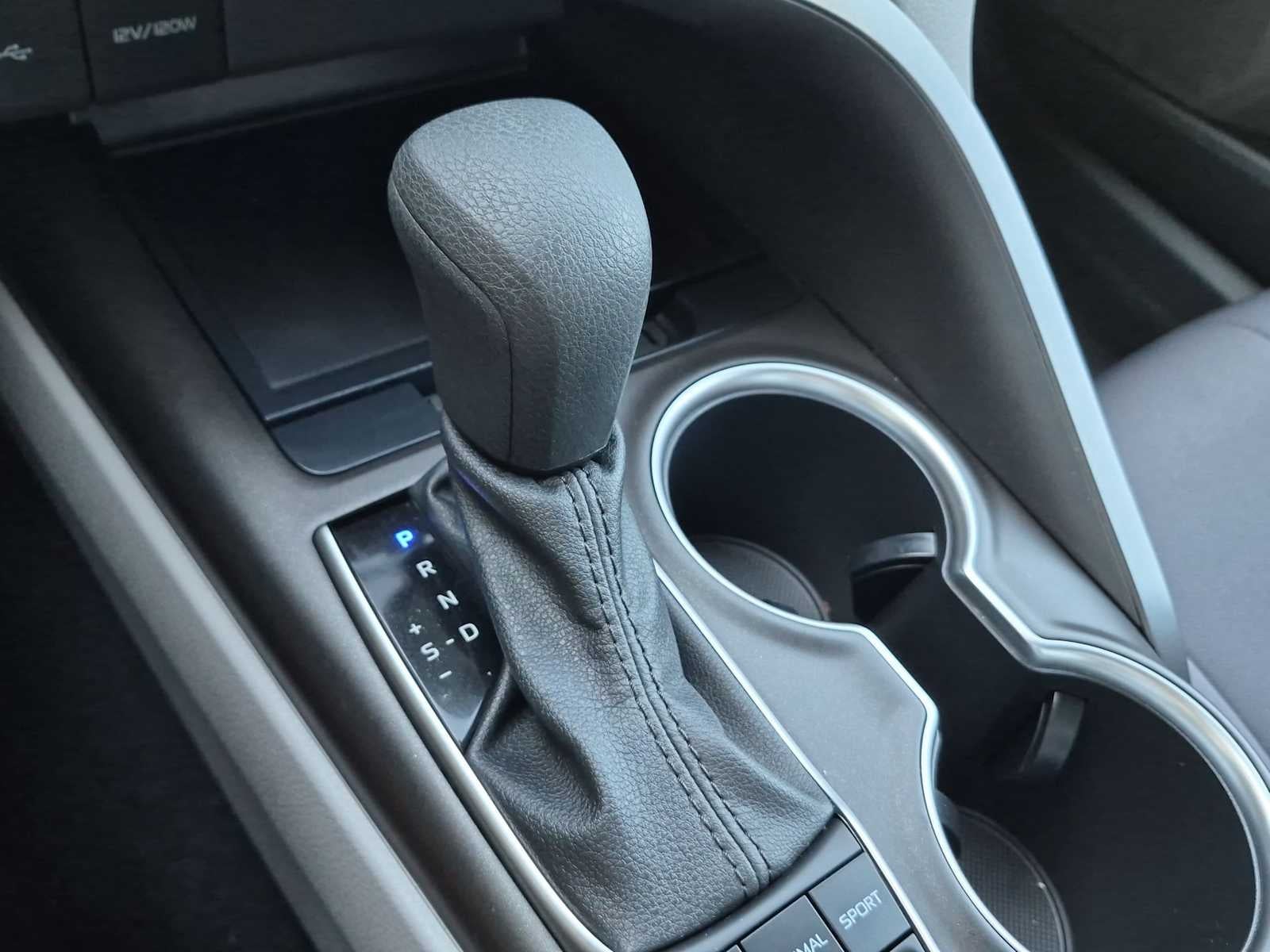 2021 Toyota Camry Hybrid LE