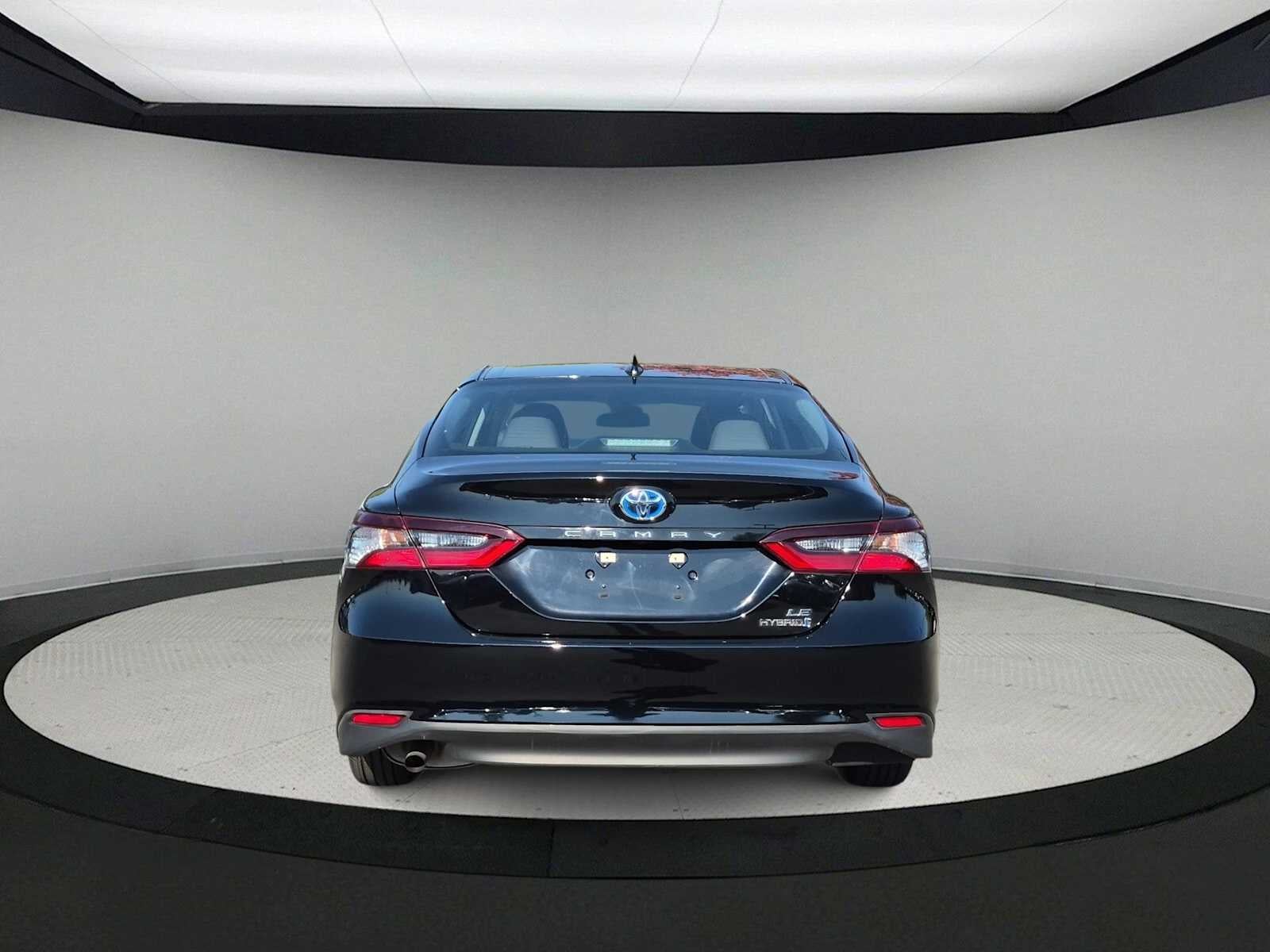 2021 Toyota Camry Hybrid LE