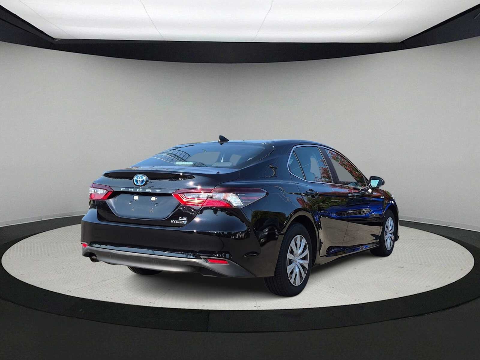 2021 Toyota Camry Hybrid LE