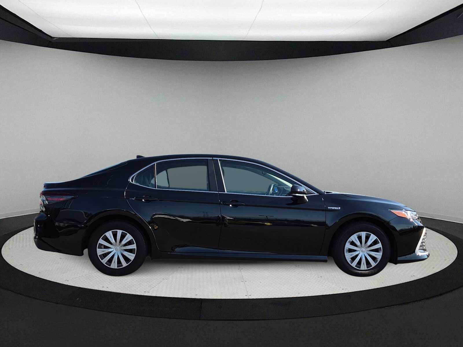 2021 Toyota Camry Hybrid LE