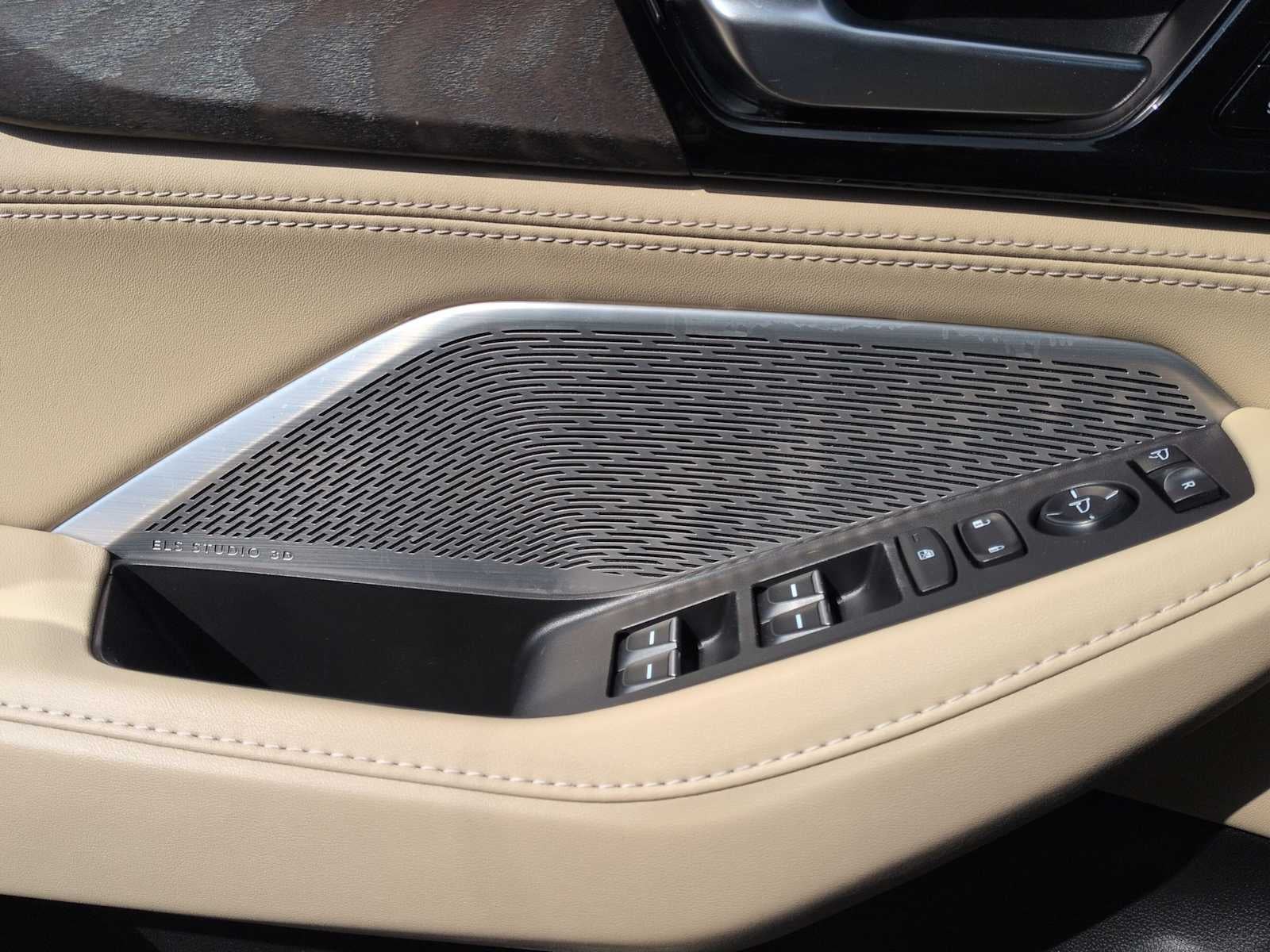 2022 Acura MDX w/Advance Package