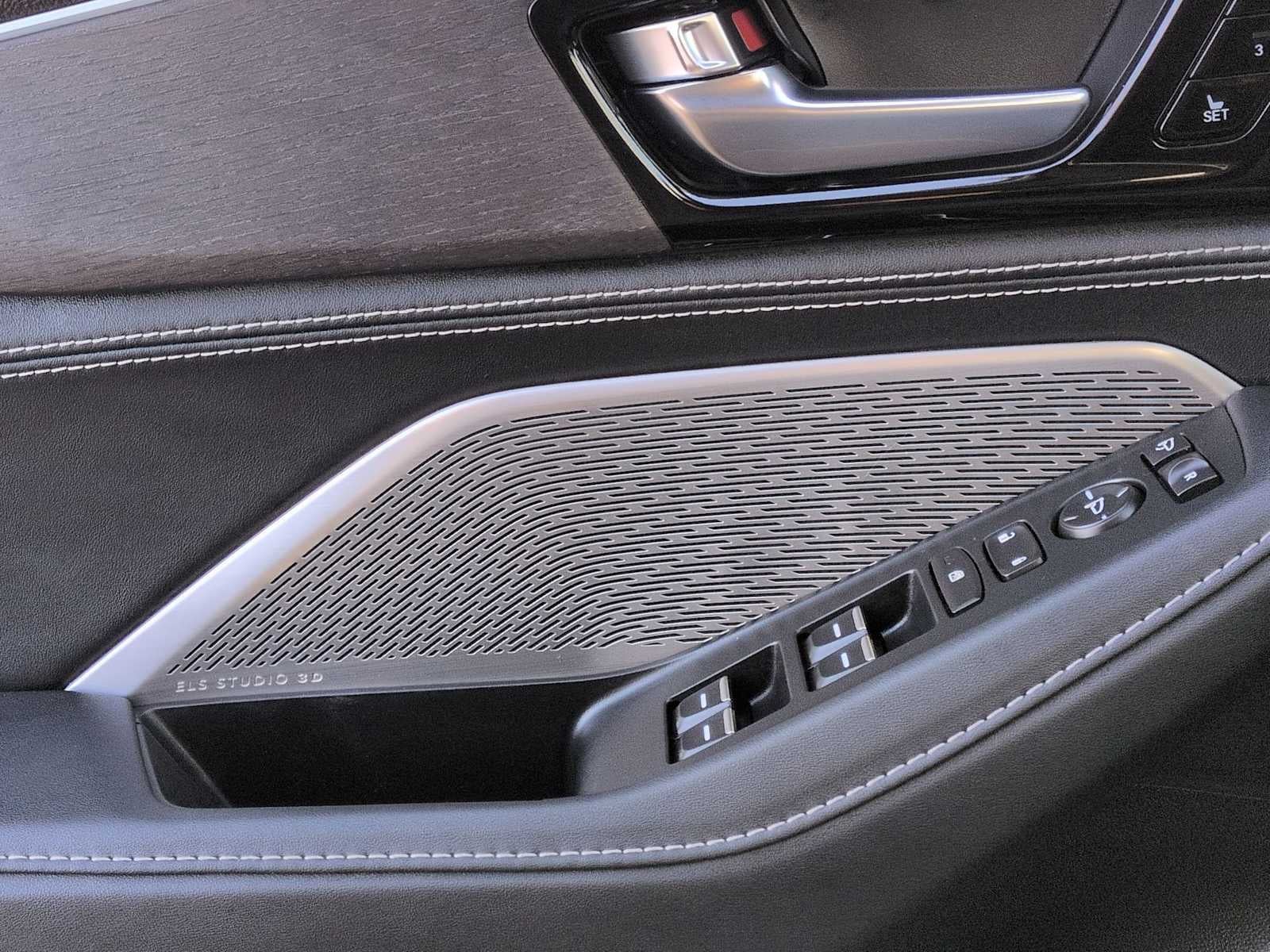 2024 Acura MDX w/Advance Package