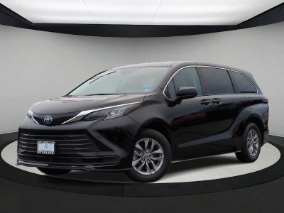 2024 Toyota Sienna LE