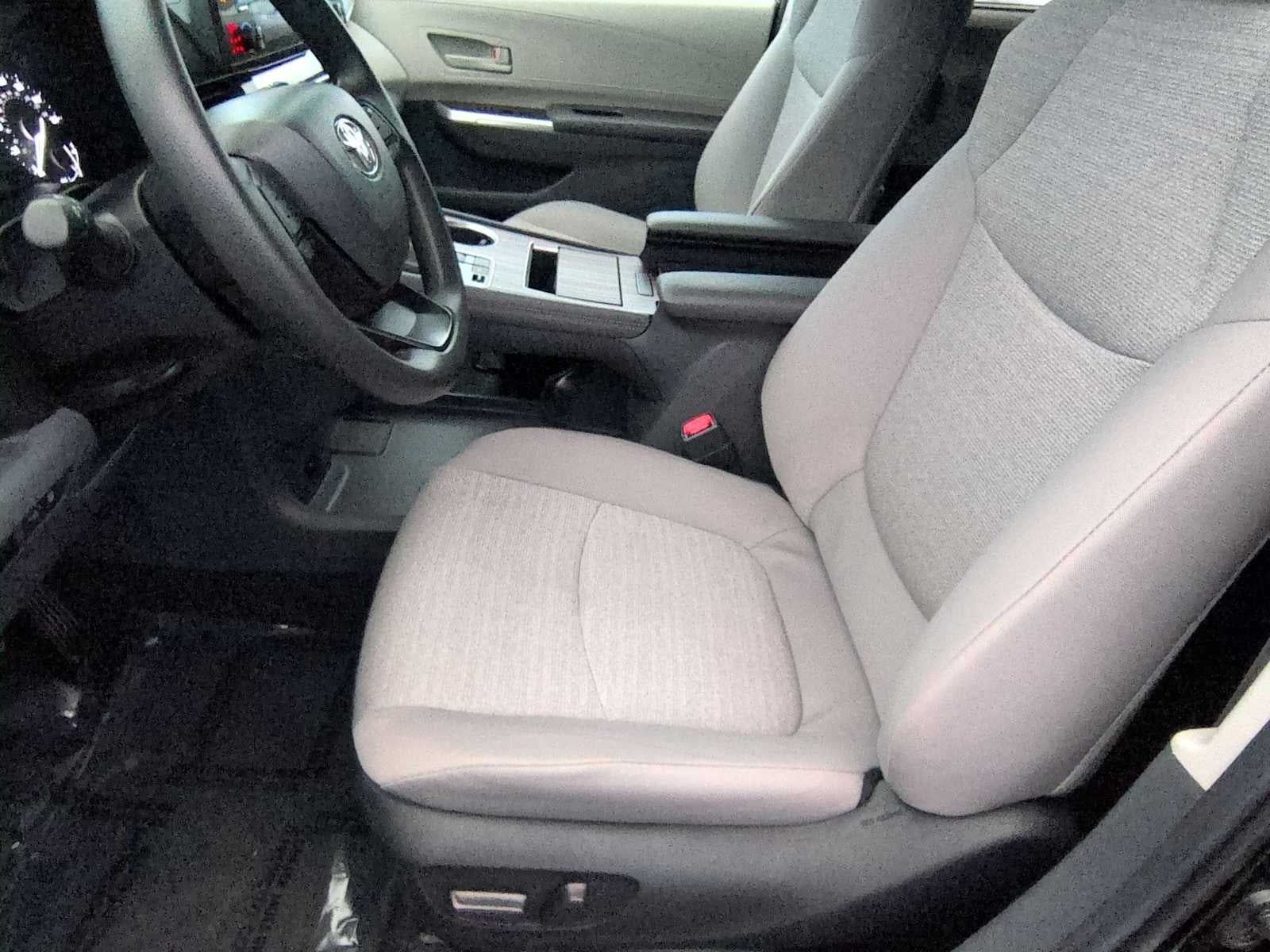 2024 Toyota Sienna LE