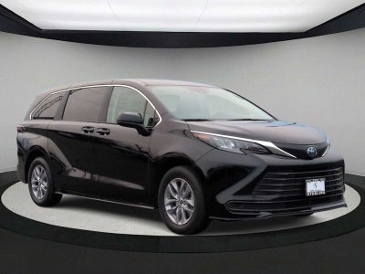 2024 Toyota Sienna LE
