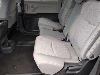 2024 Toyota Sienna LE