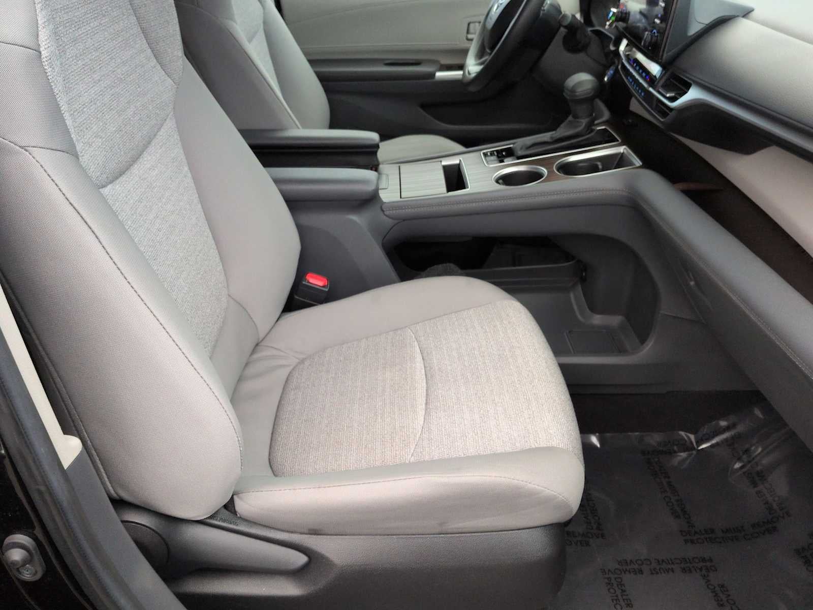 2024 Toyota Sienna LE