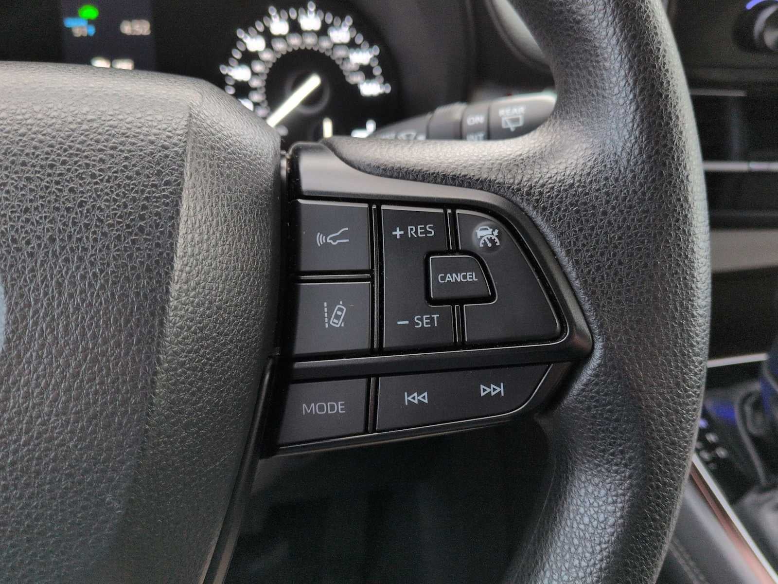 2024 Toyota Sienna LE