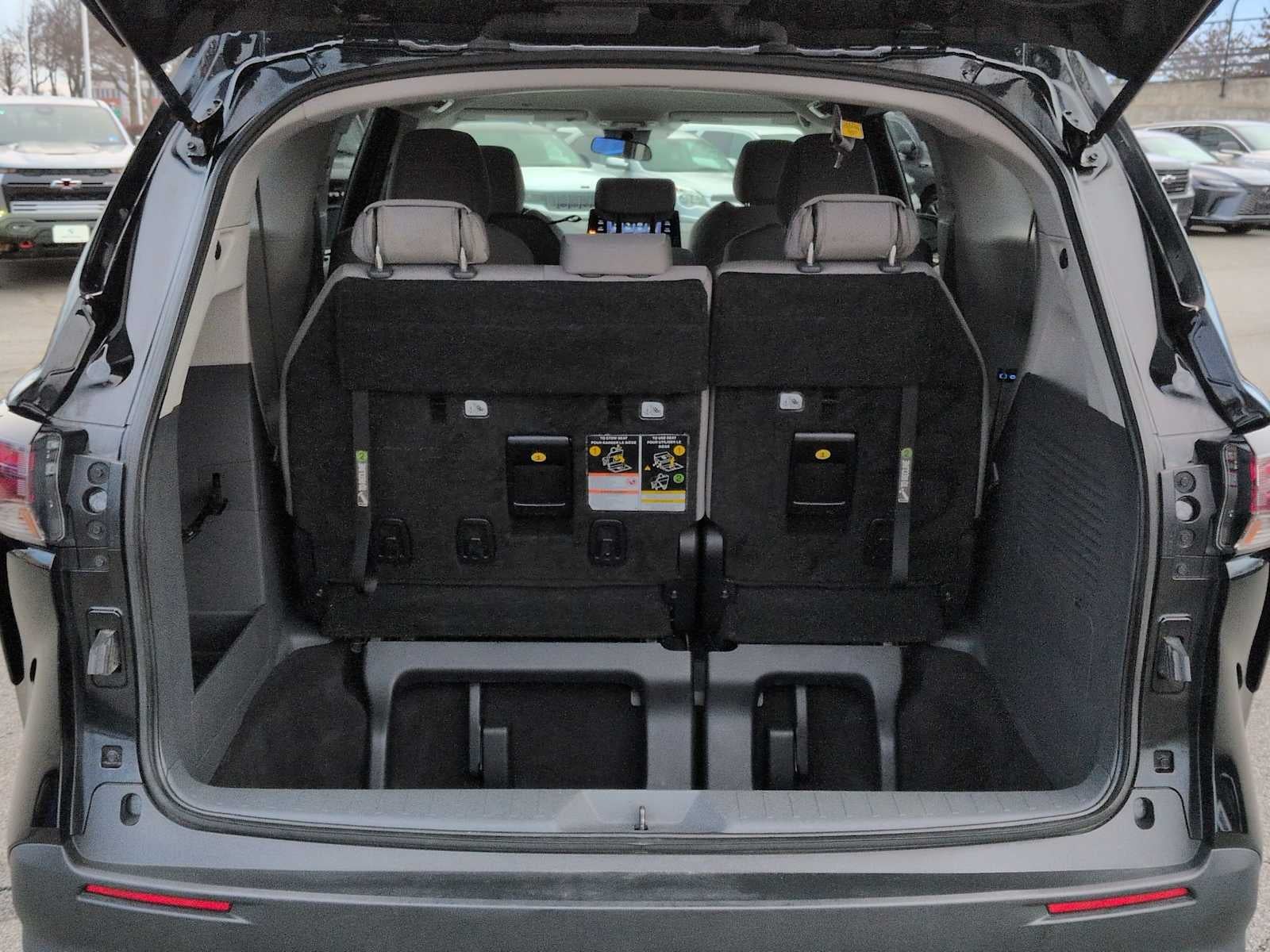 2024 Toyota Sienna LE