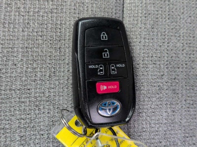 2024 Toyota Sienna LE
