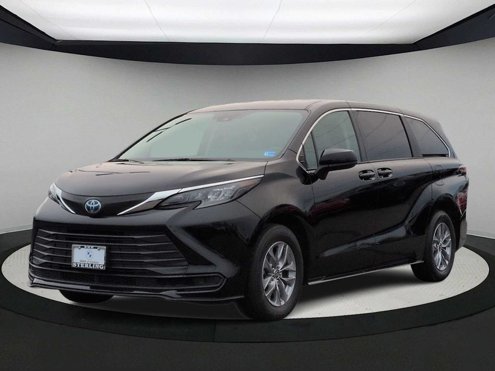 2024 Toyota Sienna LE