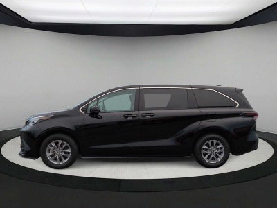 2024 Toyota Sienna LE