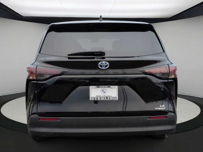 2024 Toyota Sienna LE