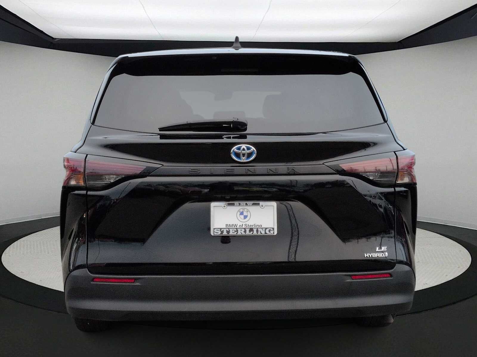 2024 Toyota Sienna LE