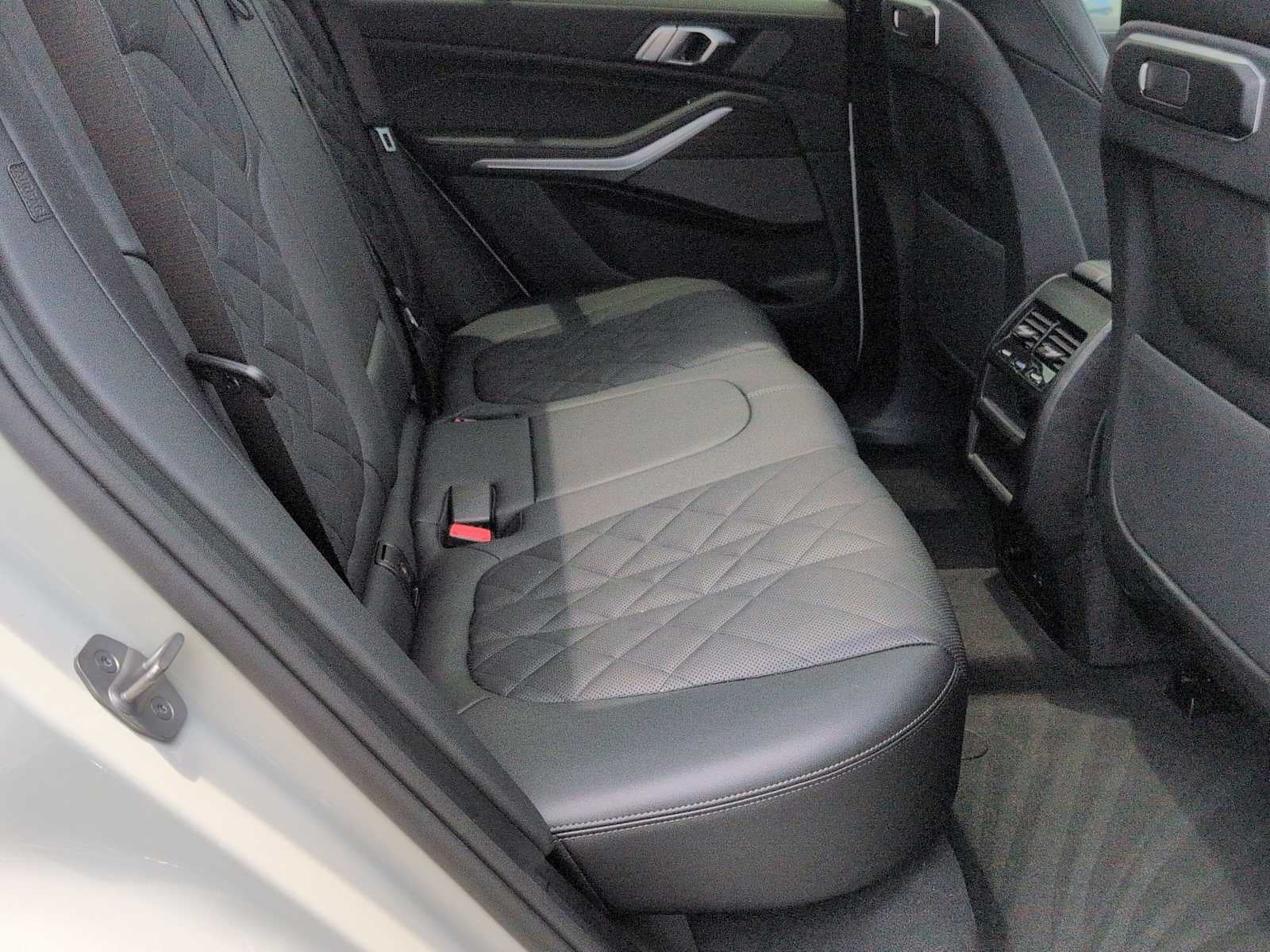 2026 BMW X5 xDrive40i xDrive40i