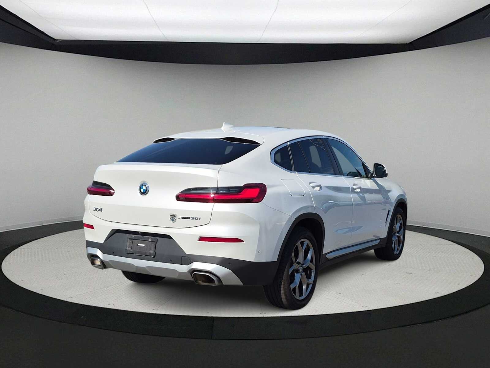 2023 BMW X4 xDrive30i