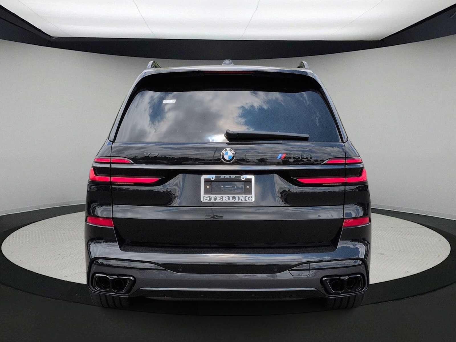 2027 BMW X7 M60i