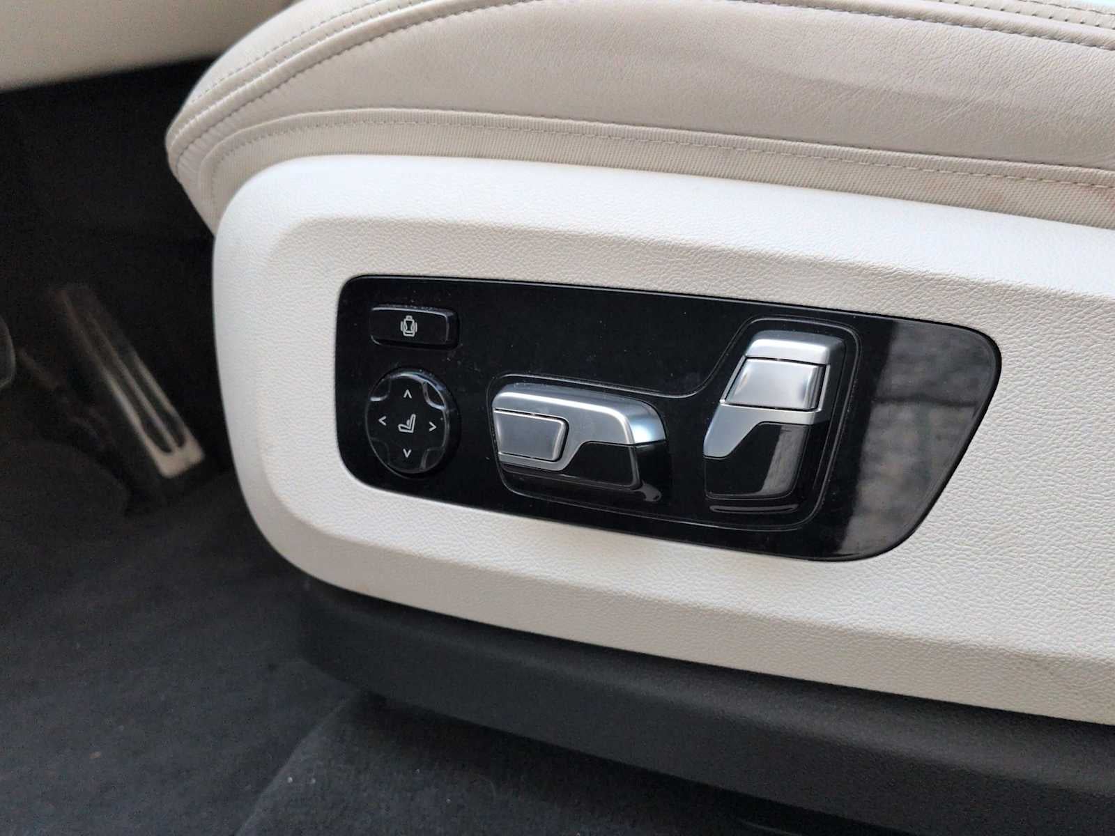 2024 BMW X7 M60i M60i