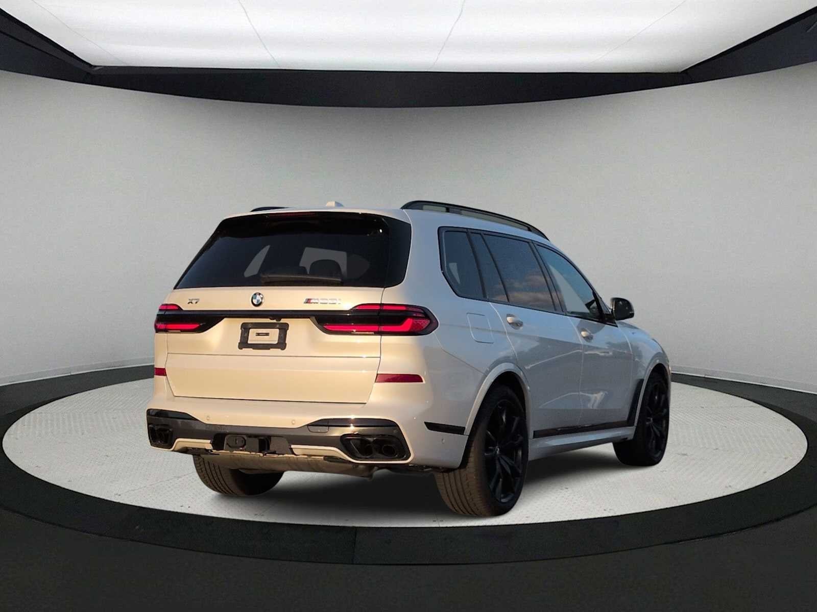 2024 BMW X7 M60i M60i