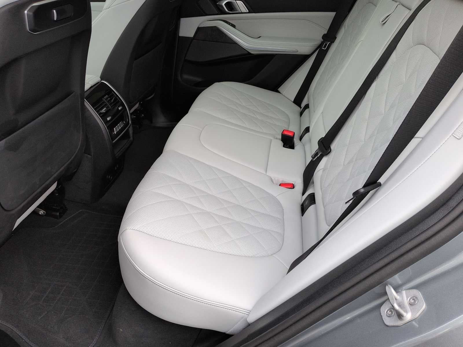 2025 BMW X5 xDrive50e xDrive50e