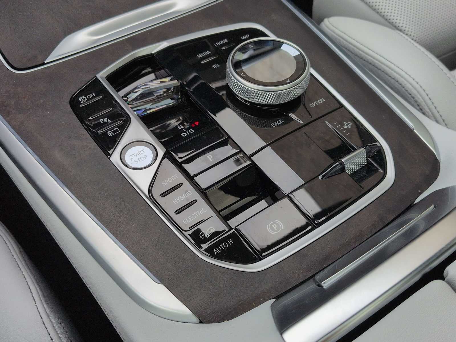 2025 BMW X5 xDrive50e xDrive50e