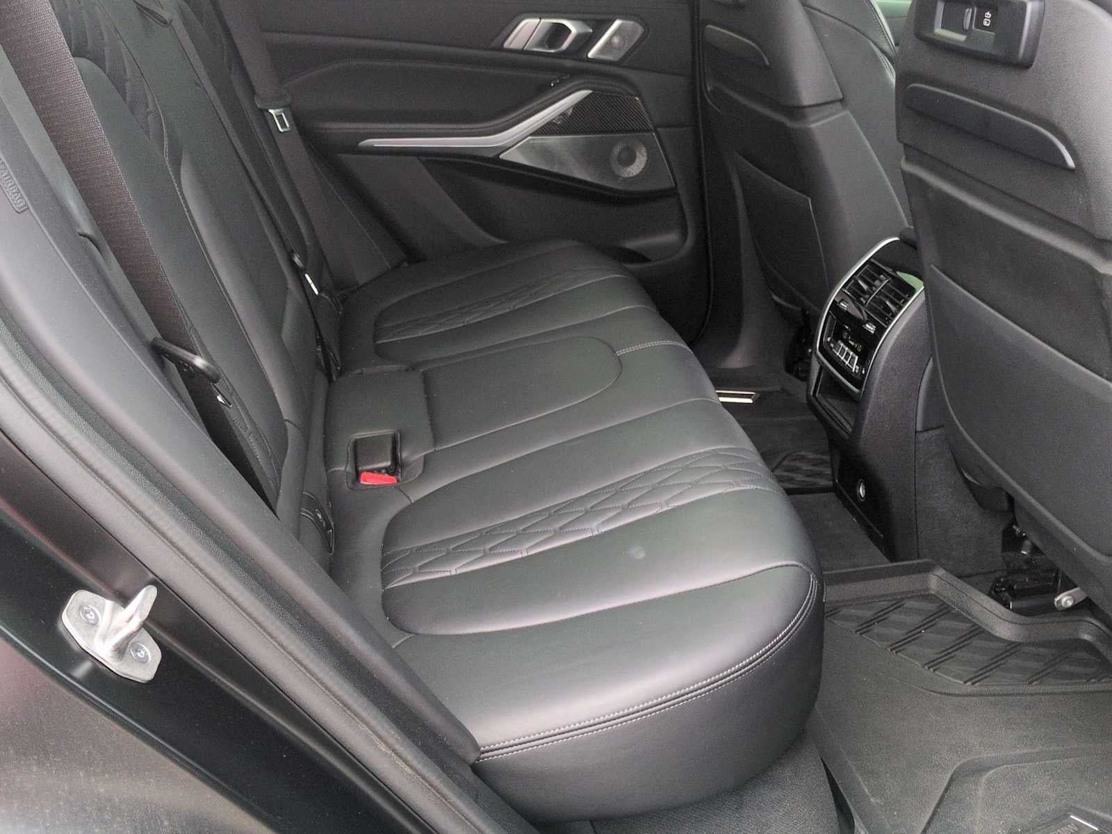 2021 BMW X5 M50i