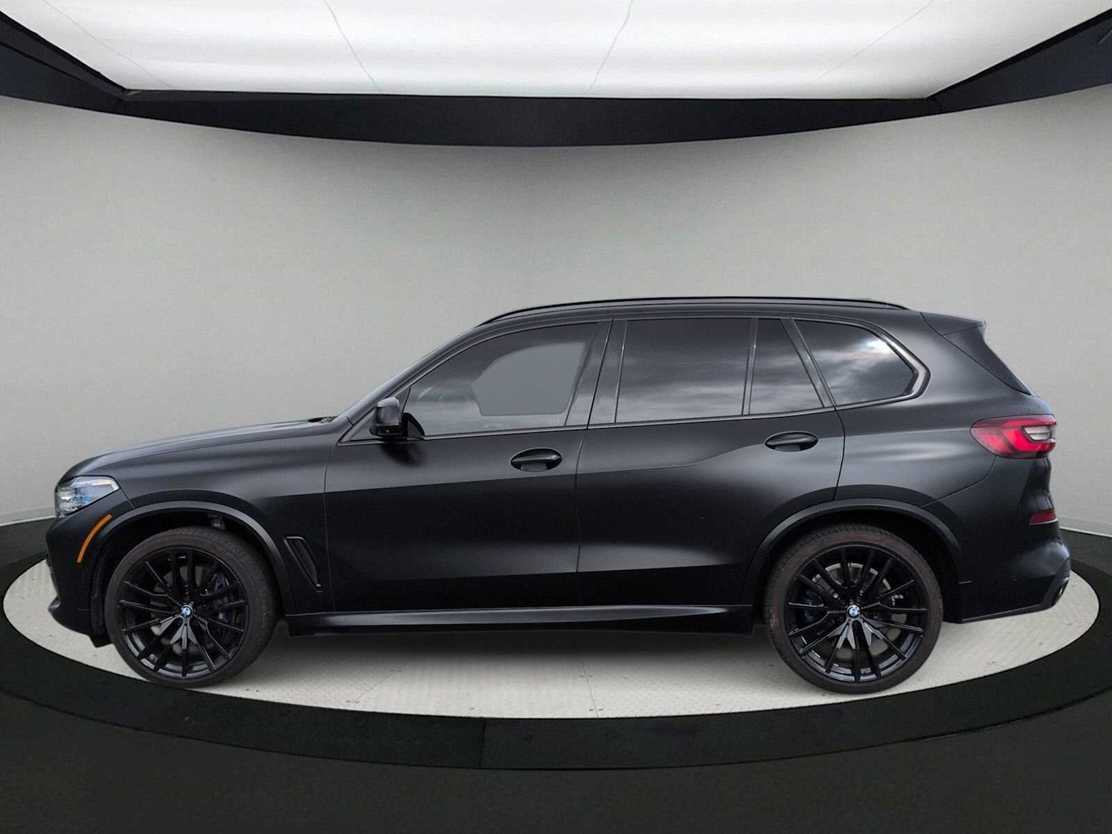 2021 BMW X5 M50i